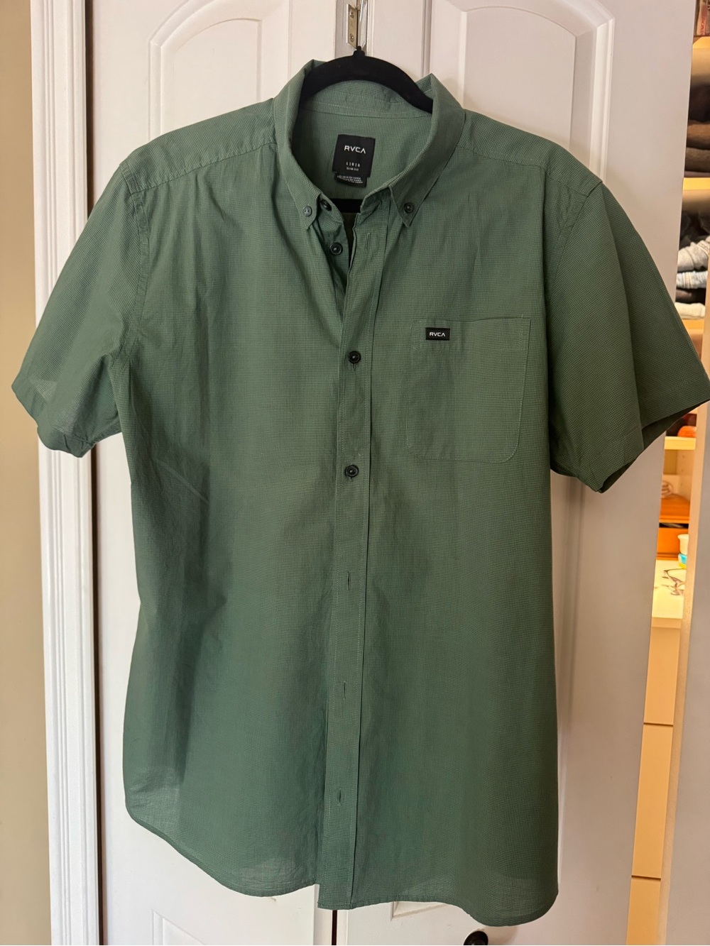 RVCA Men's Short Sleeve Button-Down Shirt - Olive Large